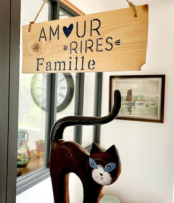 L'Amour, Le Rire Et La Famille Hillion Esterno foto